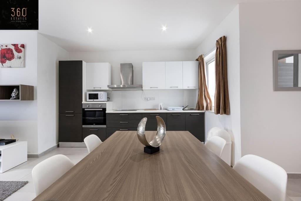 Spacious, Beautiful Central Penthouse With Bbq By 360 Estates Pietà Eksteriør bilde